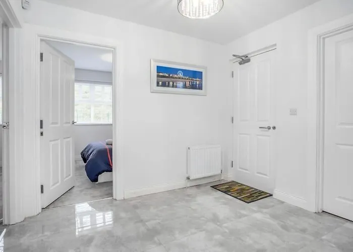 Modern Apartment Portrush - Sleeps 7
