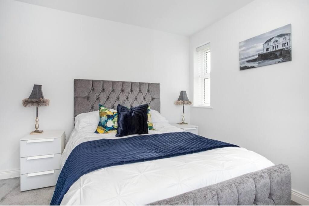 Modern - Sleeps 7 *